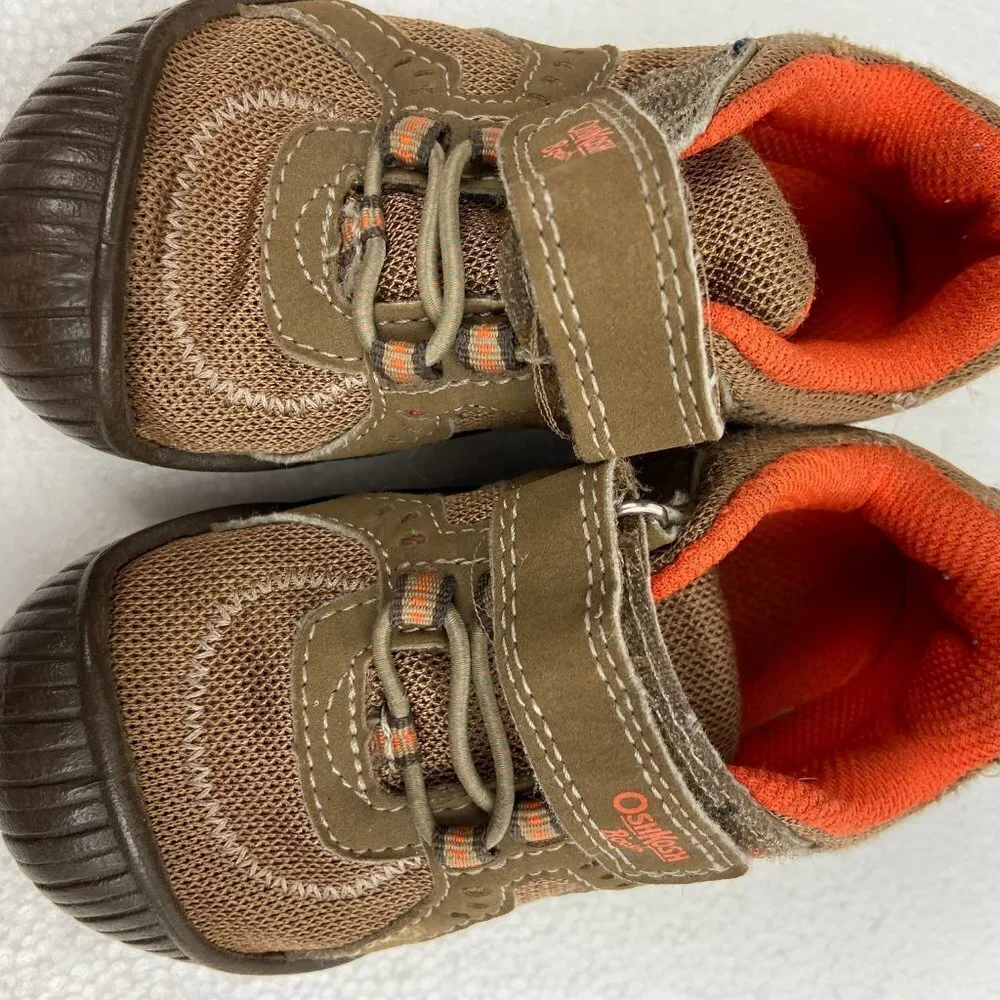 OshKosh B'gosh Boys sneaker Sz 8 14.6 cm